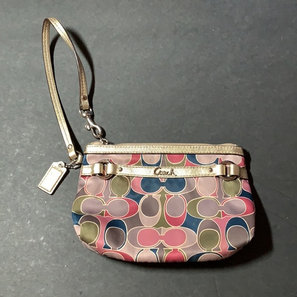 Coach Handbags - Coach wristlet